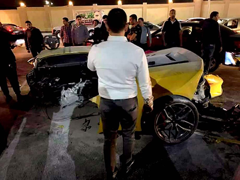 شاهد كيف انشطرت سيارة لامبورغيني لنصفين بعد تصويرها بدقائق